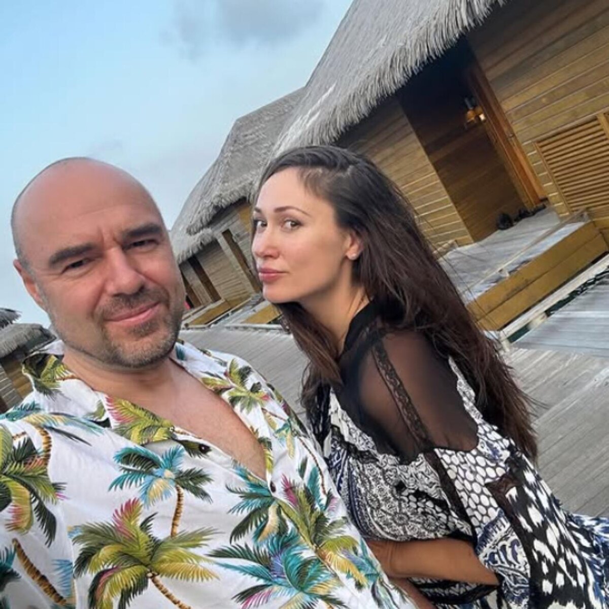    Роман и Елена Товстик Соцсети