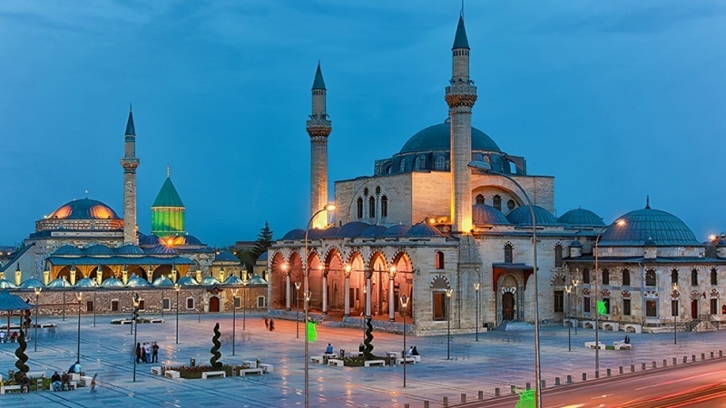 Гробница выдающегося иранского поэта Мевлеви Руми в Конье