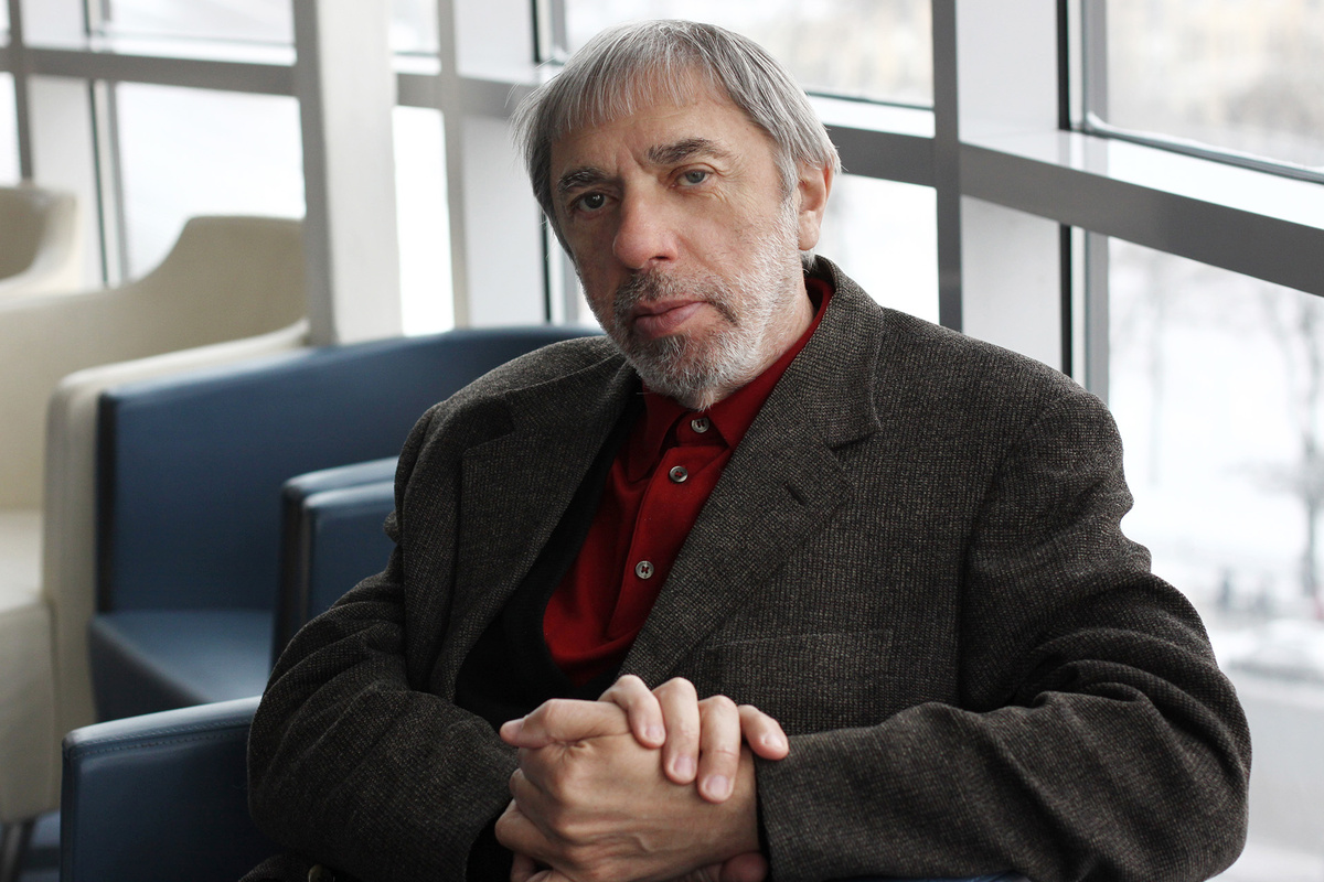    Эдуард Артемьев