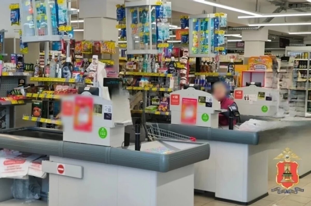    В Лихославле кассир присваивала деньги в сетевом магазине