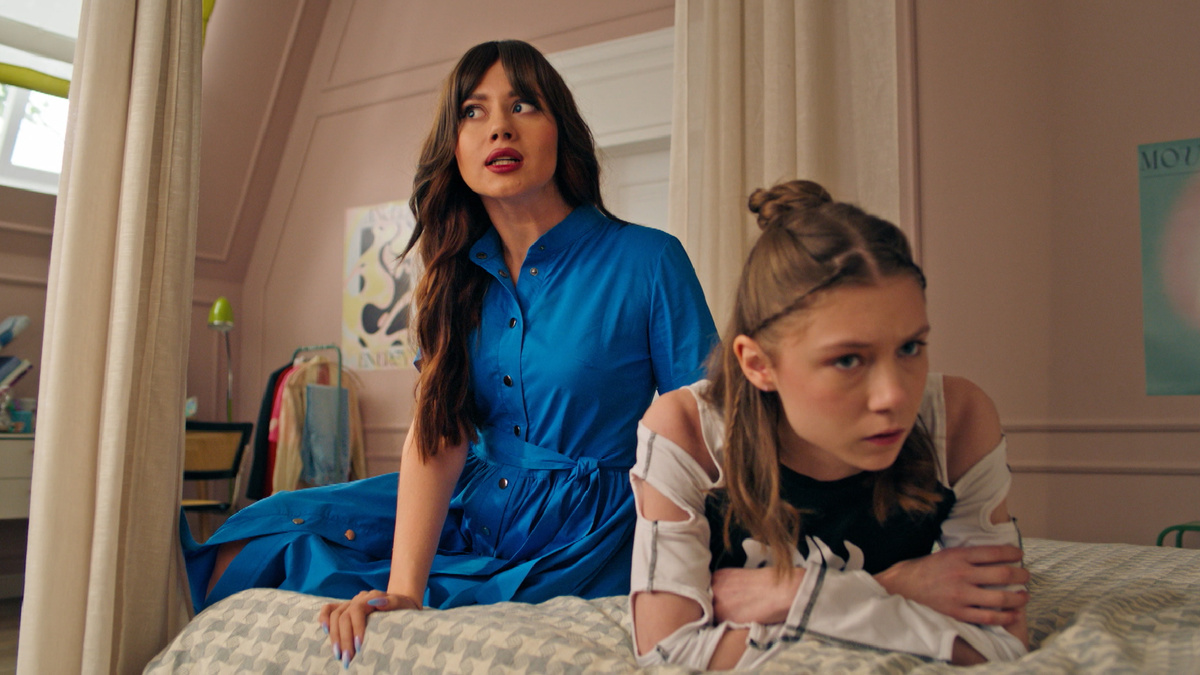 Олеся Иванченко в сериале «Няня Оксана». Фото: PREMIER, START, ИВИ