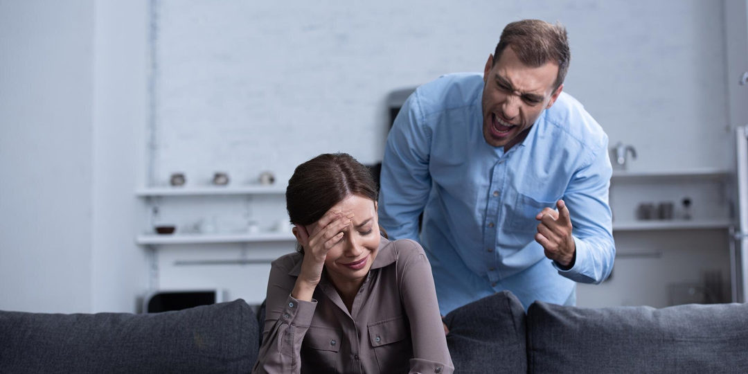 Пациентка жила в постоянном страхе перед вспышками гнева мужа, стресс довел до панических атак. Психолог помог выйти из созависимости