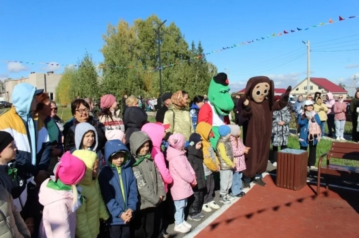    В деревне Преображеновке оборудовали современную детскую площадку