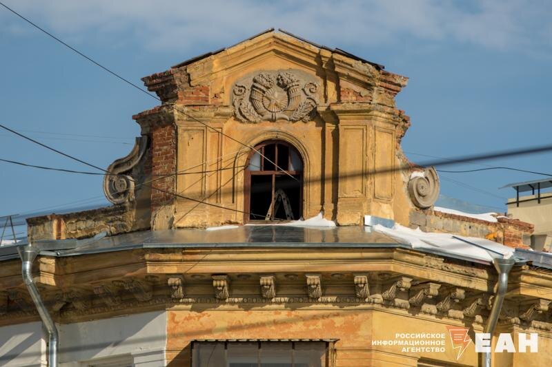    ЕАН. Обветшавшее историческое здание в Екатеринбурге