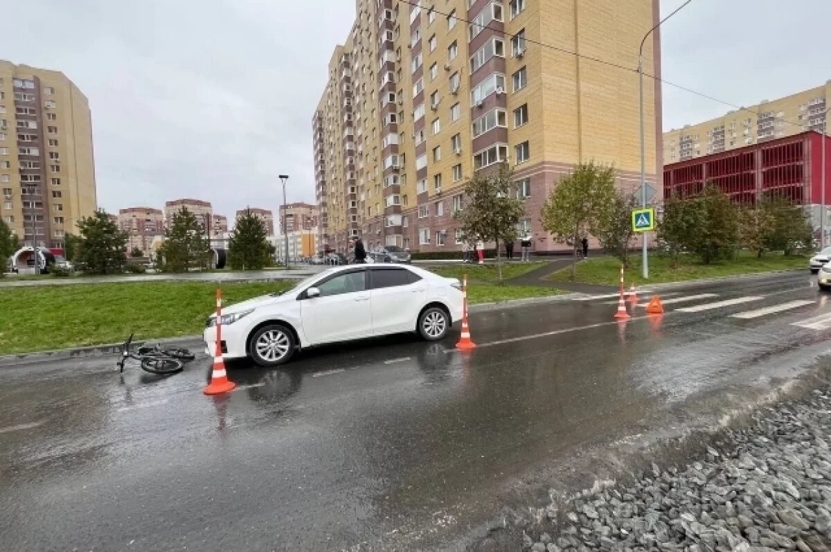    В Тюмени автомобиль сбил 7-летнего велосипедиста на зебре