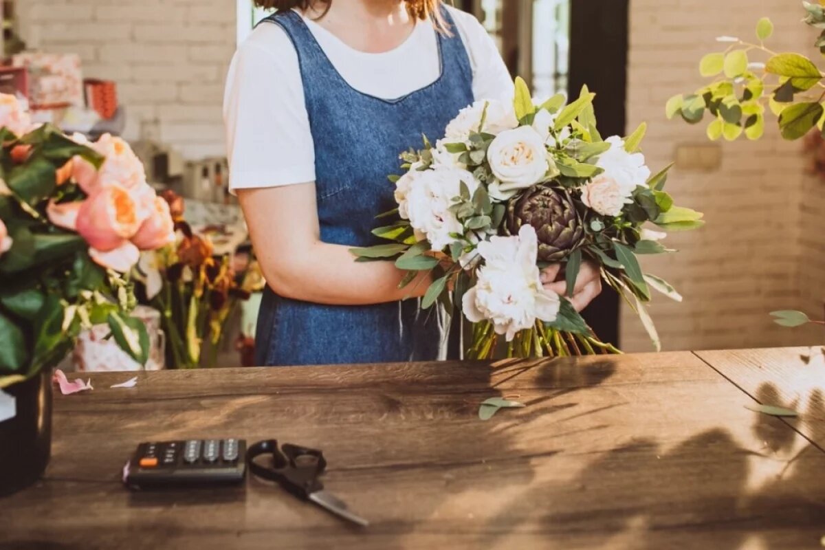    240 млн — себе в карман.