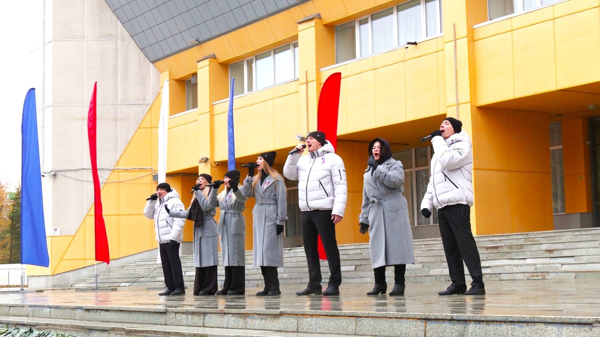    Вартовчане отметили историческую дату патриотическим концертом