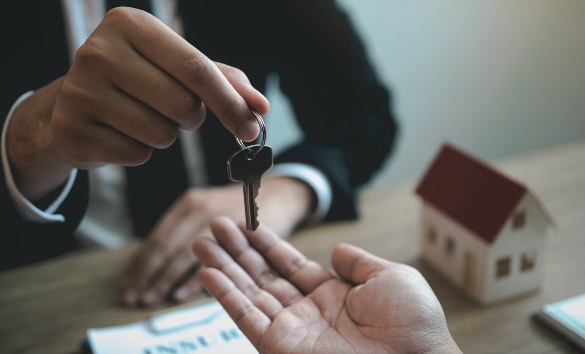 С 2025 года стало невозможно подарить недвижимость без участия нотариуса