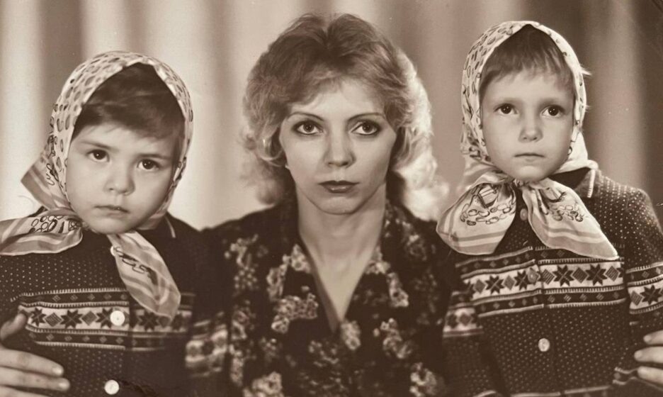 Мама, Ирина и ее сестра Маша