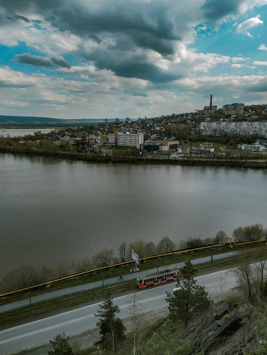 Вид на Златоуст с горы Косотур. Фото автора