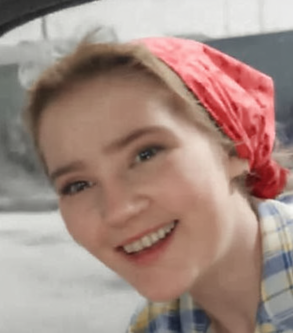 изображение отреставрировано нейросетью