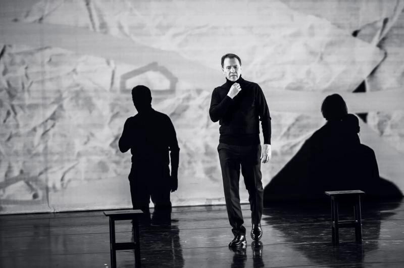 Фото: Евгений Миронов в спектакле-концерте «Русский Крест» / страница артиста во ВКонтакте