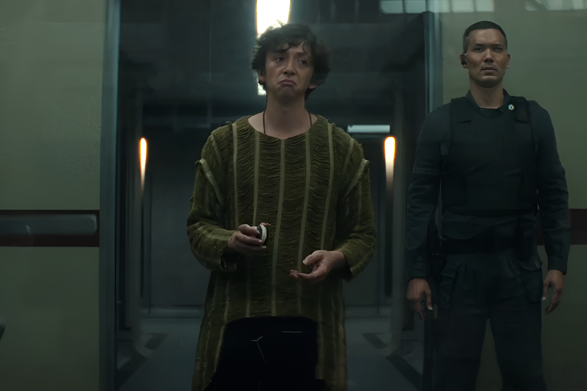 Кадр из сериала "Чужой: Земля", 2025, реж. Дана Гонсалес, Угла Хёйксдоуттир, Ноа Хоули