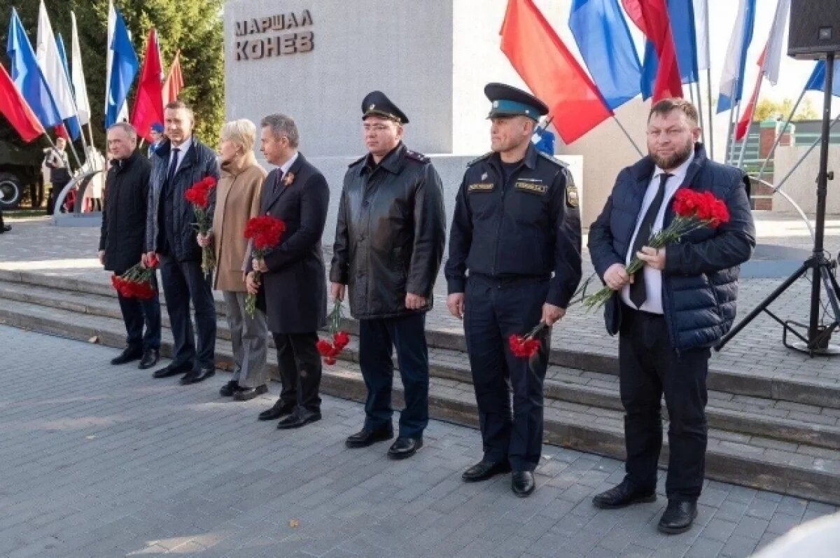    Симаков принял участие в церемонии зажжения нового Вечного огня в Кирове