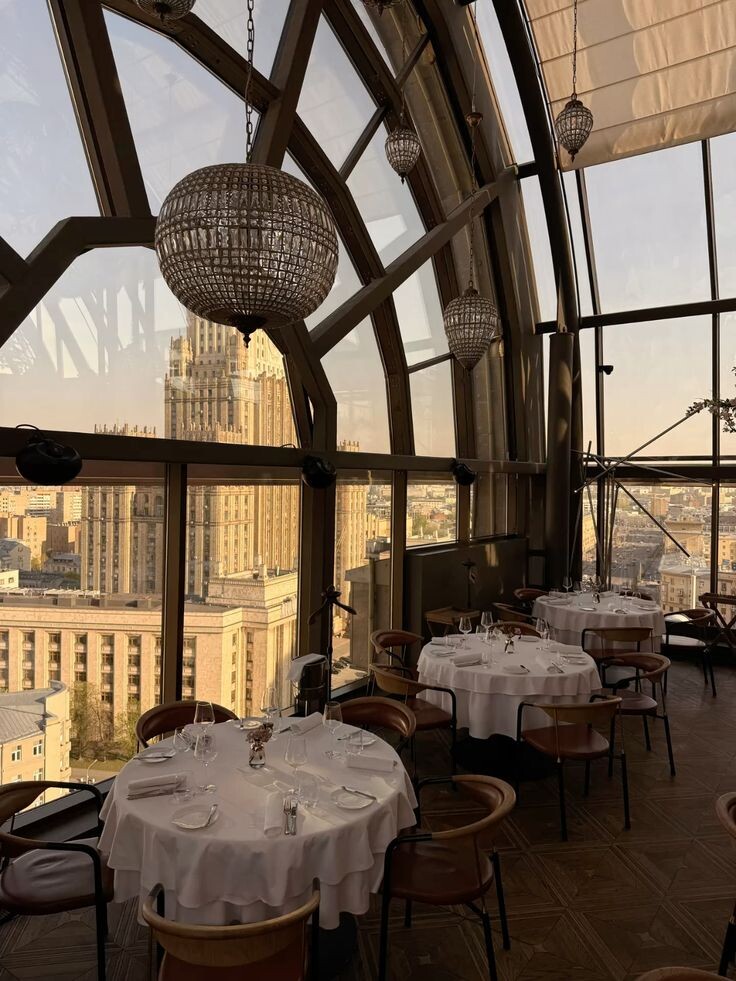 Москва. White rabbit