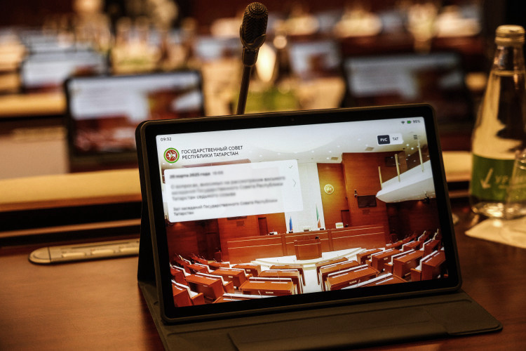    В пресс-службе Госсовета РТ заявили, что в финансово-экономическом обосновании принятого законопроекта не было указания суммы, которую планируется выплачивать многодетным семьям взамен земельного участка.   
Фото: «БИЗНЕС Online»