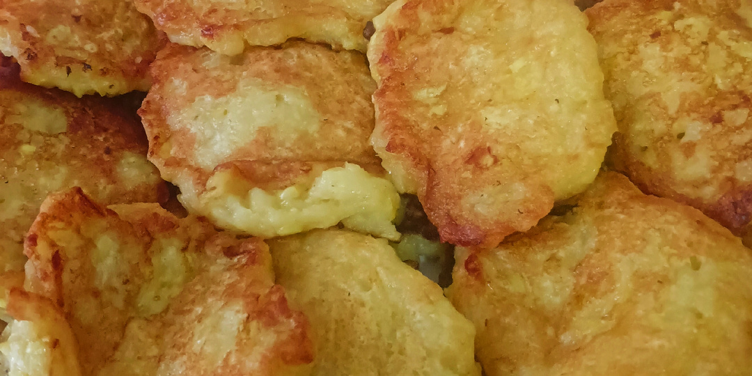 Яблочные драники. Чудесное осеннее лакомство. Проще не придумаешь, а вкусно - не оторваться!