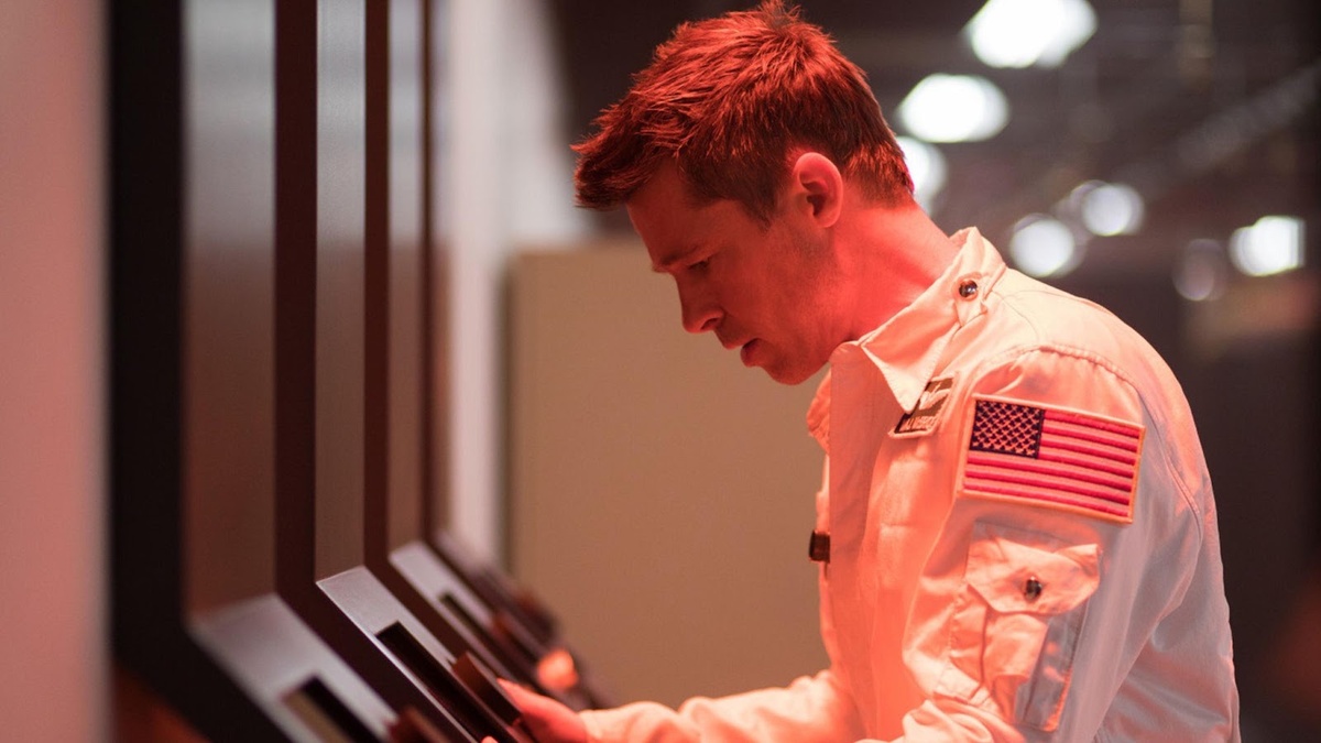 Кадр из фильма «К звездам»