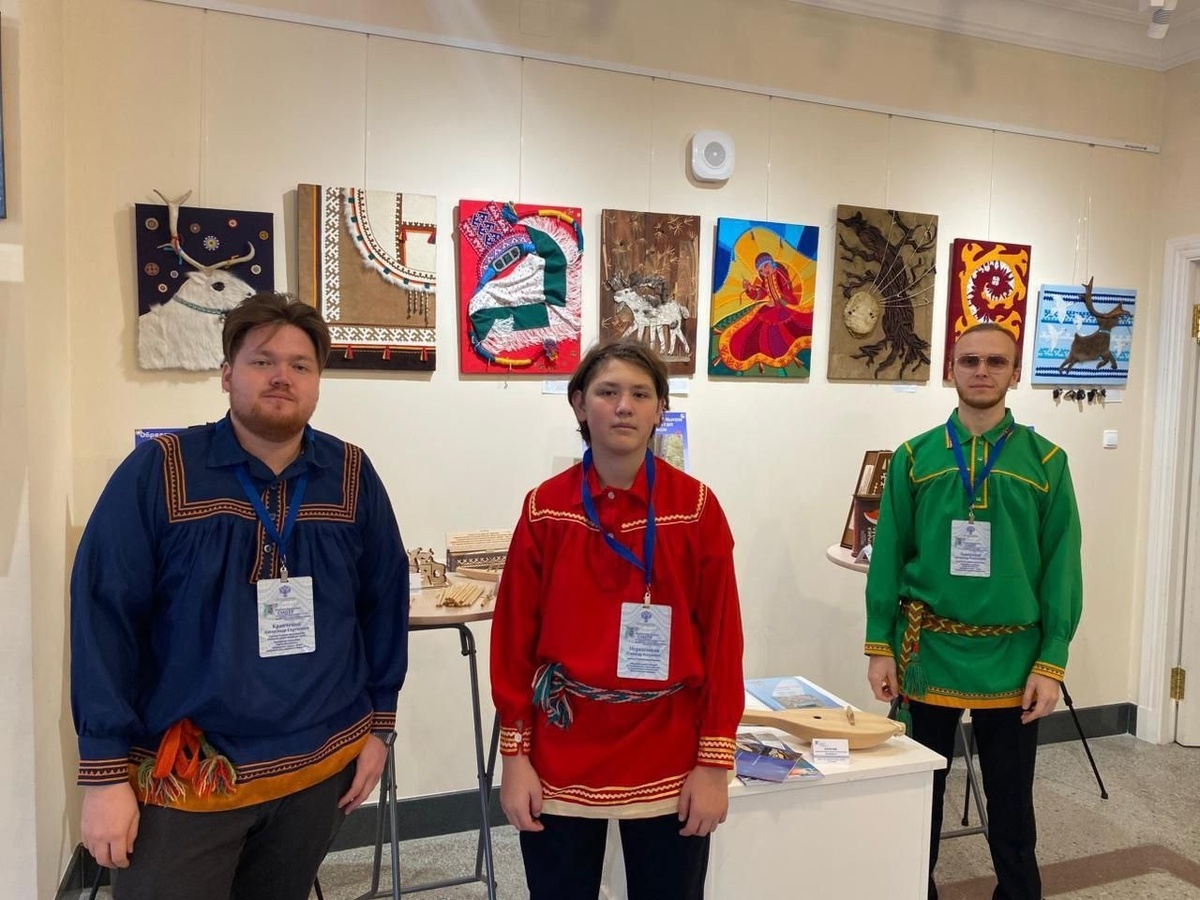    Культурное достояние обских угров представили на смотре этнокультурных центров в Санкт-Петербурге