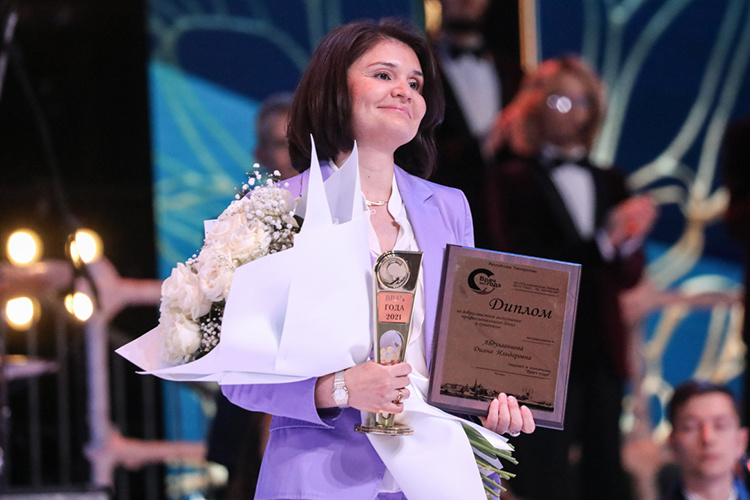    В 2021 году Абдулганиева одержала победу в республиканском конкурсе «Врач года — Ак чәчәкләр».   
Фото: «БИЗНЕС Online»