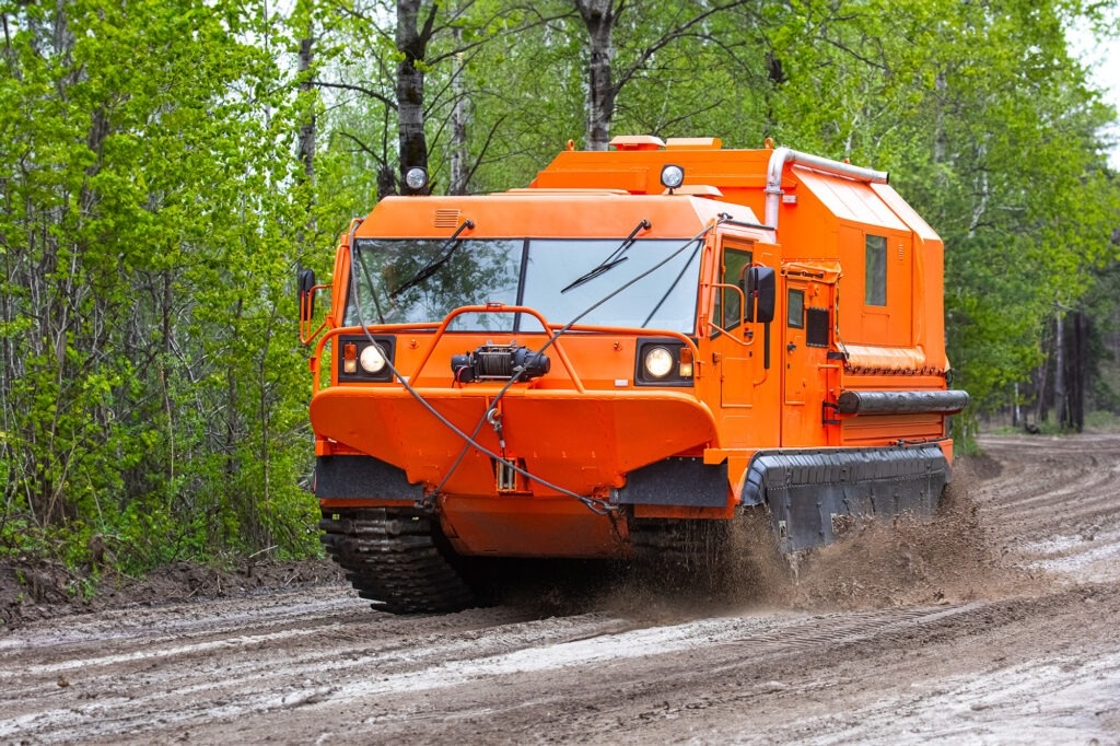    Вездеход ТМ-140 в движении. Фото «Ростеха»