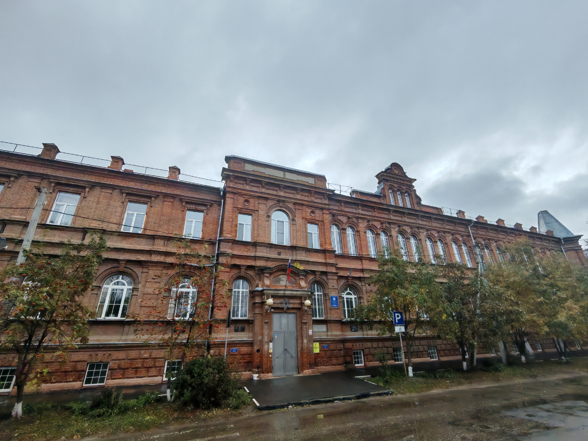 здание Ульяновского автомеханического техникума. Фото автора 