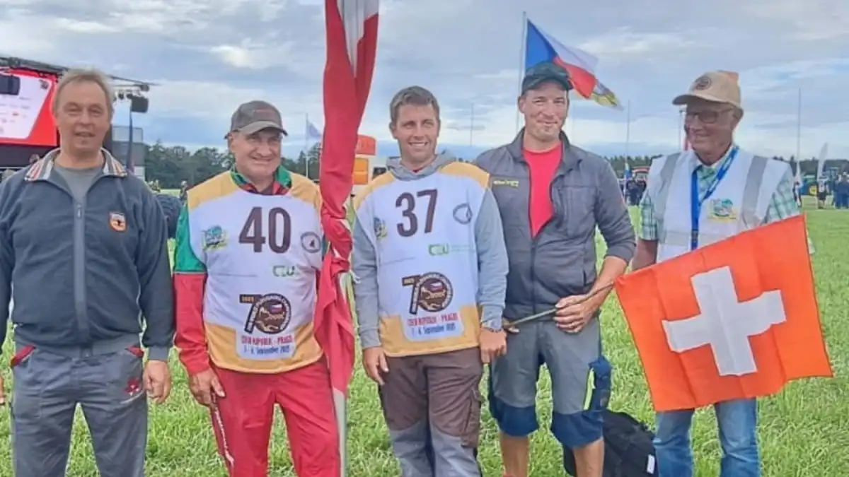 Фото: agrartechnik.chНа чемпионате мира по пахоте в Праге победителем стал швейцарец Марко Ангст