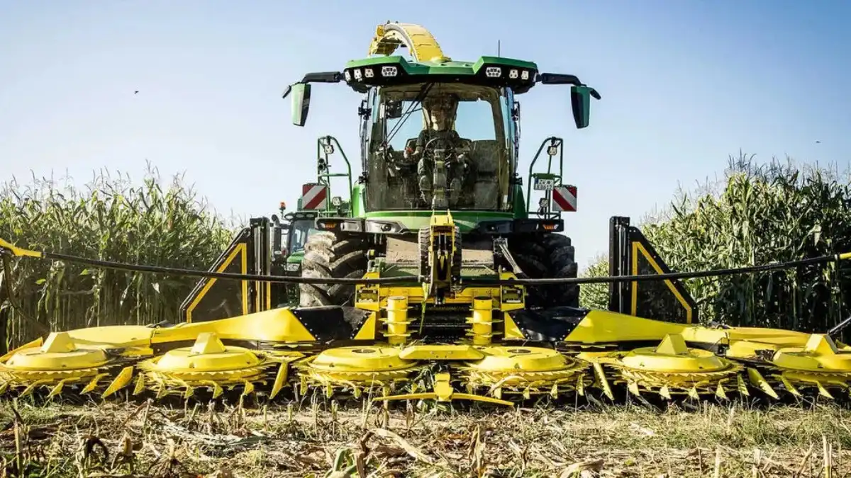 Фото: © John Deere / KemperJohn Deere представил обновлённую жатку Kemper 400 Pro Multicrop с новыми функциями