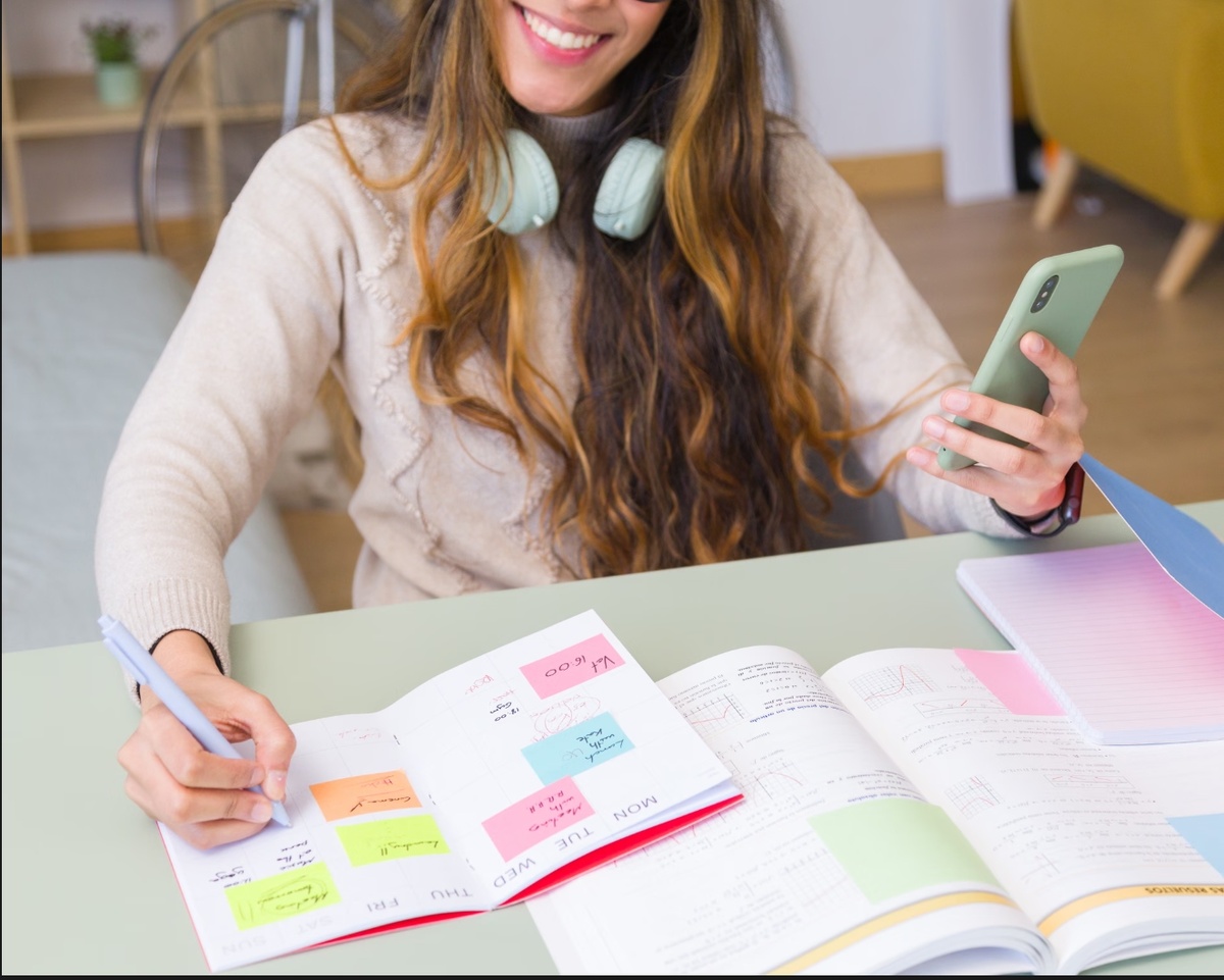 По словам исследователей, «организованность» может помочь людям придерживаться рутины, которая улучшает здоровье, но также может отражать лежащую в основе психологическую устойчивость. Фотография: Liquid Sky Studio/Getty Images