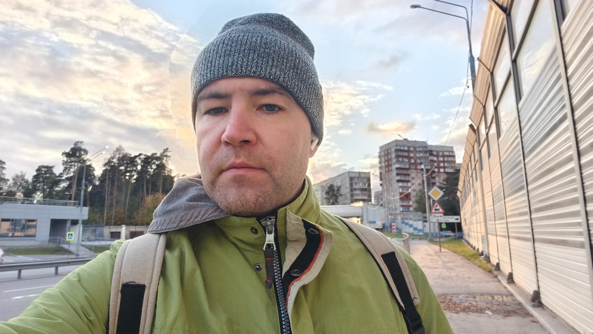 В рюкзаке иногда ношу калорийки - покушать на ходу. Одна из немногих доступных радостей.