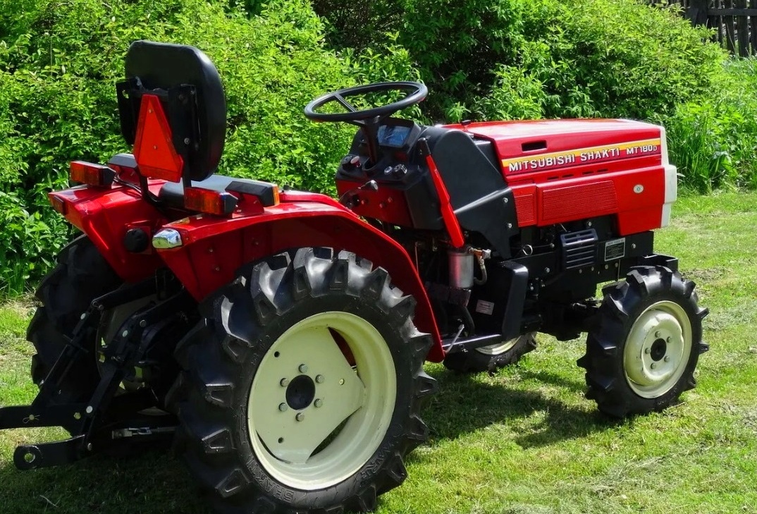 Малогабаритный трактор VST Mitsubishi MT-180D, который выпускается в Индии уже 40 лет
