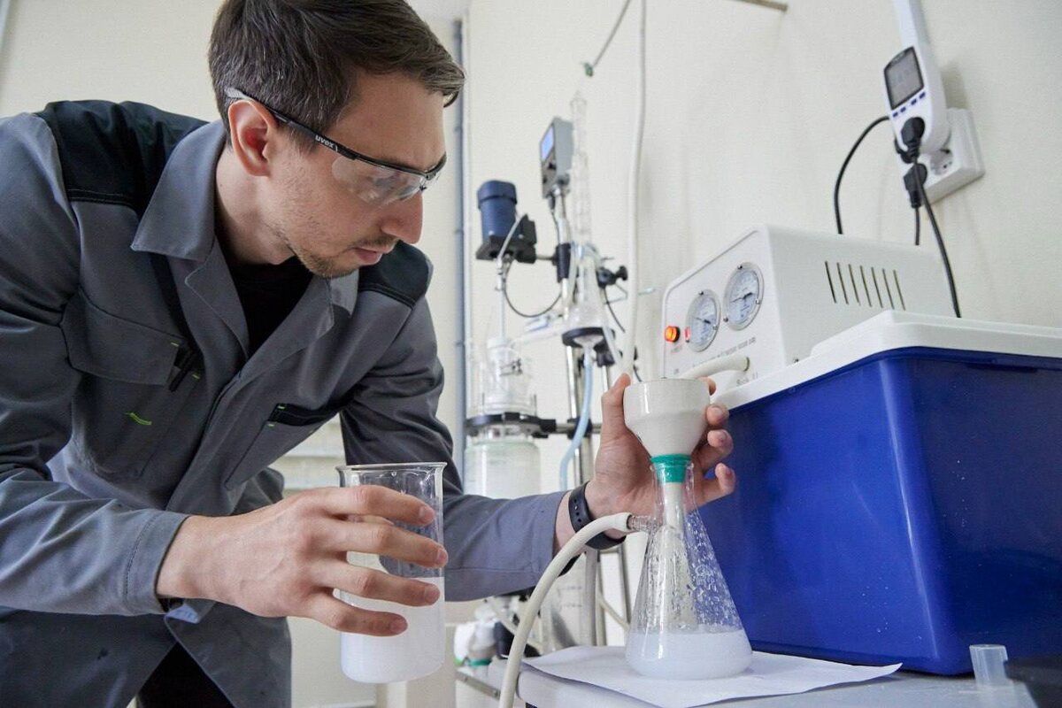 Выделение коммерчески полезных солей из стока в лаборатории группы компаний «Реиннольц» 