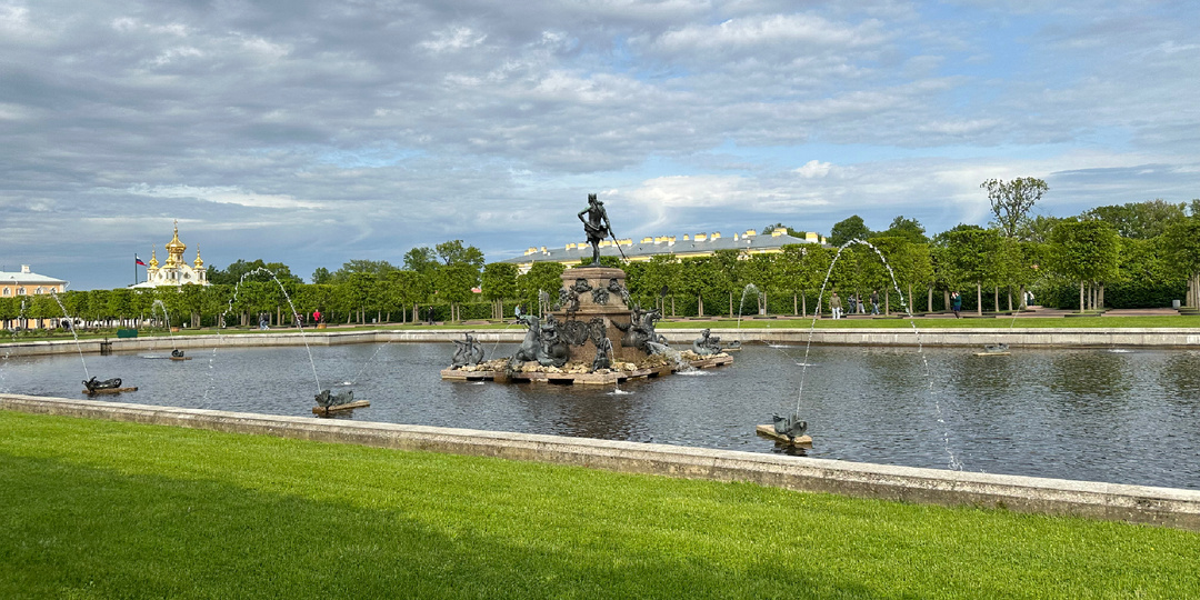 Петергоф. Или что посмотреть кроме фонтанов.