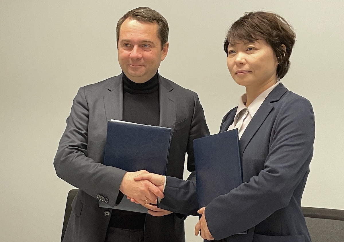 Председатель компании New New Shipping Line Фан Юсинь и губернатор Мурманской области Андрей Чибис. Источник: gov-murman.ru