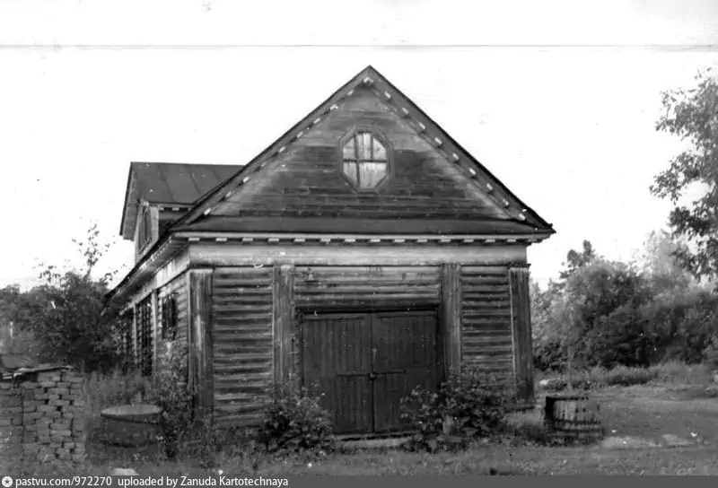 здание конюшни усадьбы