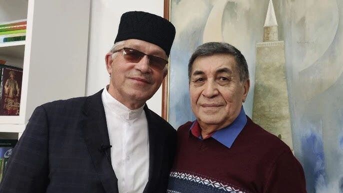    Олег Ханов (справа). Кадр видео канала «РКТ в РБ»/YouTube