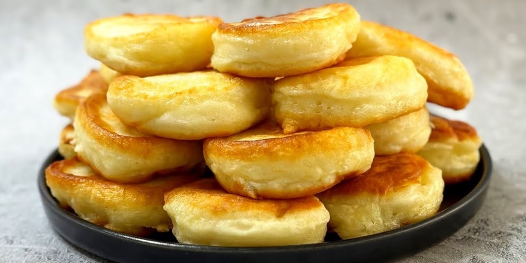 Почему оладьи впитывают масло как губка. 3 хитрости, чтобы они были пышными, лёгкими и не жирными