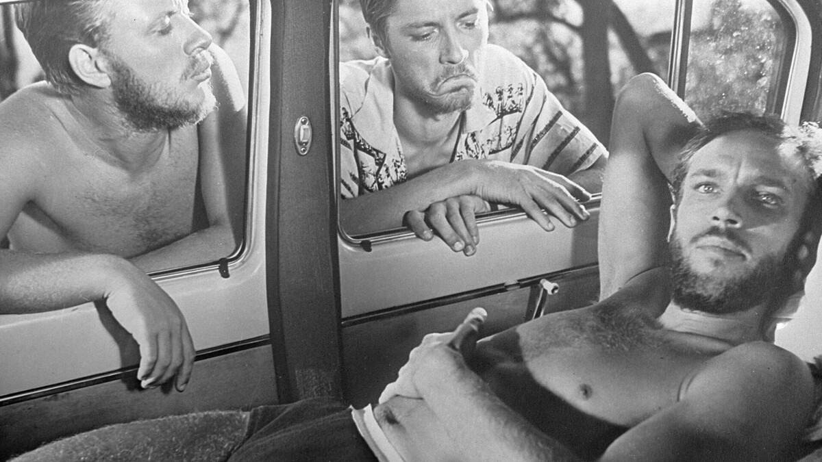 Геннадий Нилов в фильме "Три плюс два"