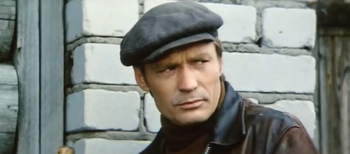 Кадр из кинофильма "Приезжая", 1977 г., режиссер Валерий Лонской, сценарист Артур Макаров, композитор Георгий Фиртич (скриншот)
