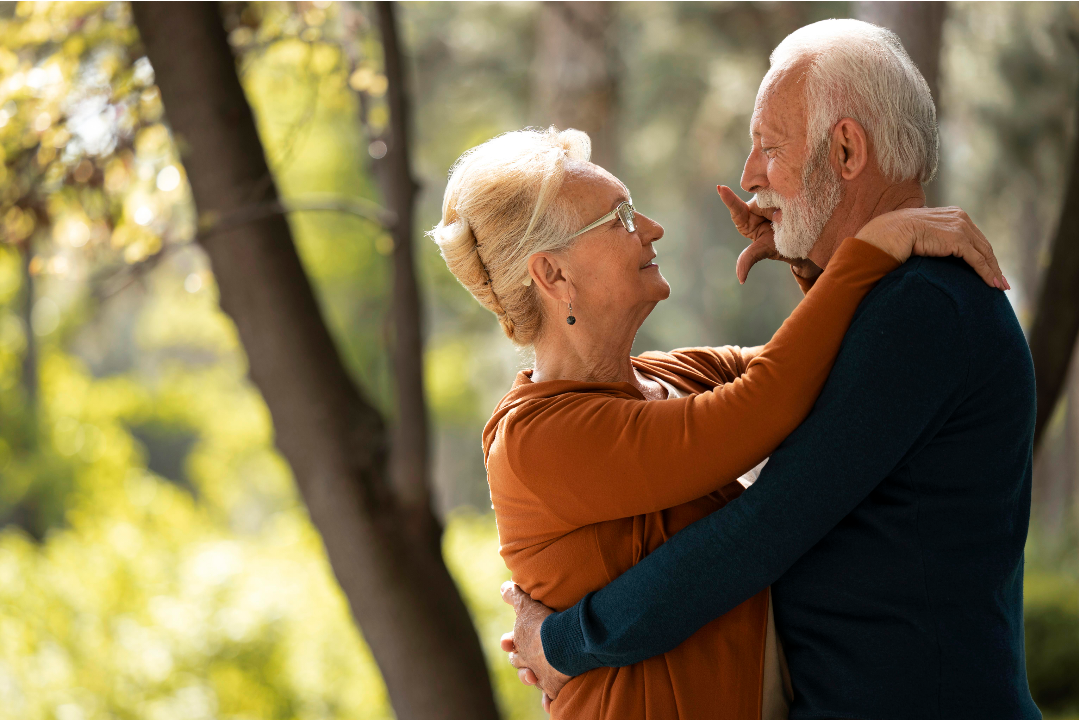 Настоящее счастье, как и любовь к жизни, с годами должны только оттачиваться, как любое мастерство. Фото с сайта Freepik.com