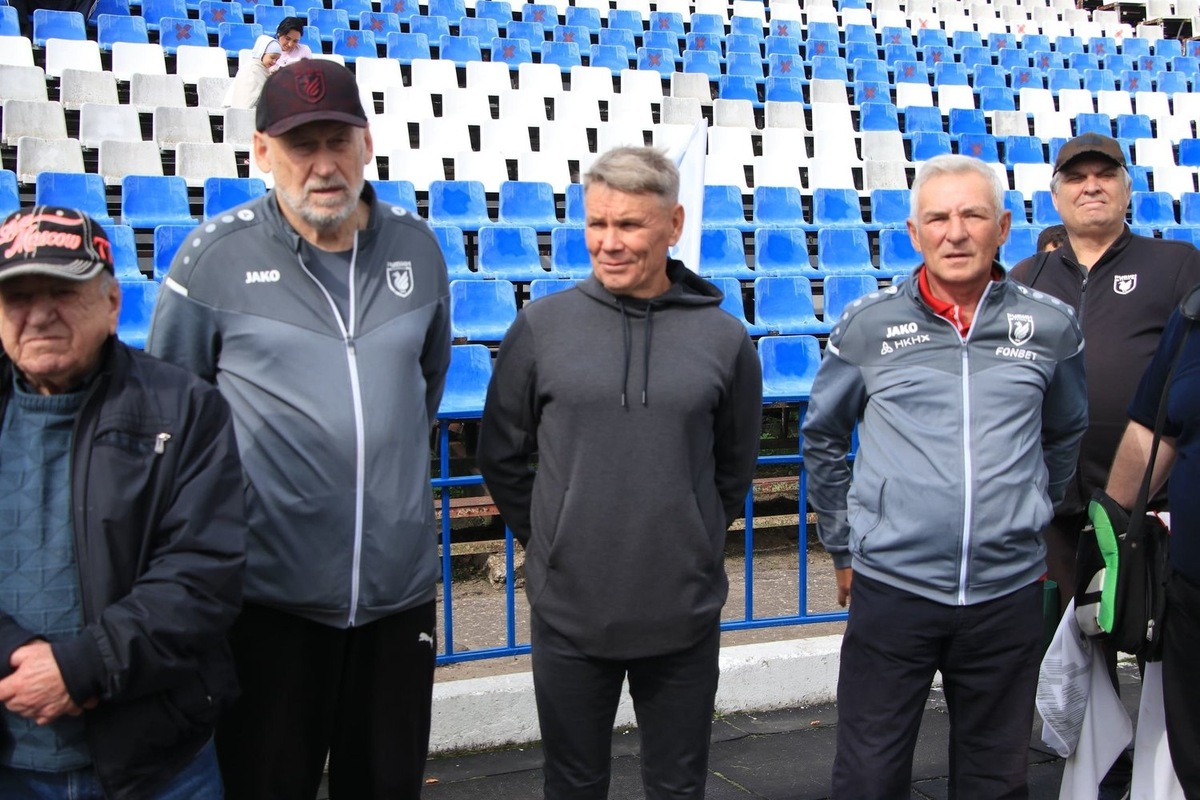    Три рубиновых ветерана Иван Кихтенко, Анатолий Распусков и Рубин Равилов. предоставлено федерацией футбола РТ