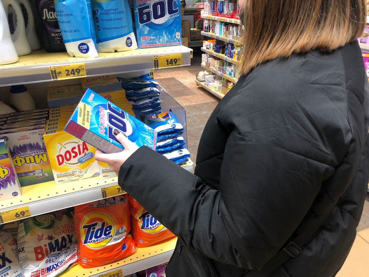    Стоят 4 копейки, а стирают даже лучше элитных: 5 эффективных стиральных порошков по версии Роскачества