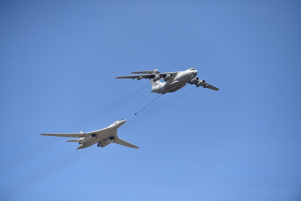    Spiegel: военно-транспортный самолет обстреляли из пиротехники в Германии Иван МАКЕЕВ
