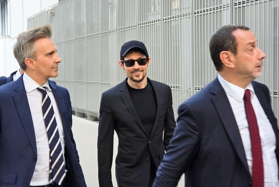    Павел Дуров (в центре) / Источник: © Дмитрий Орлов/ТАСС