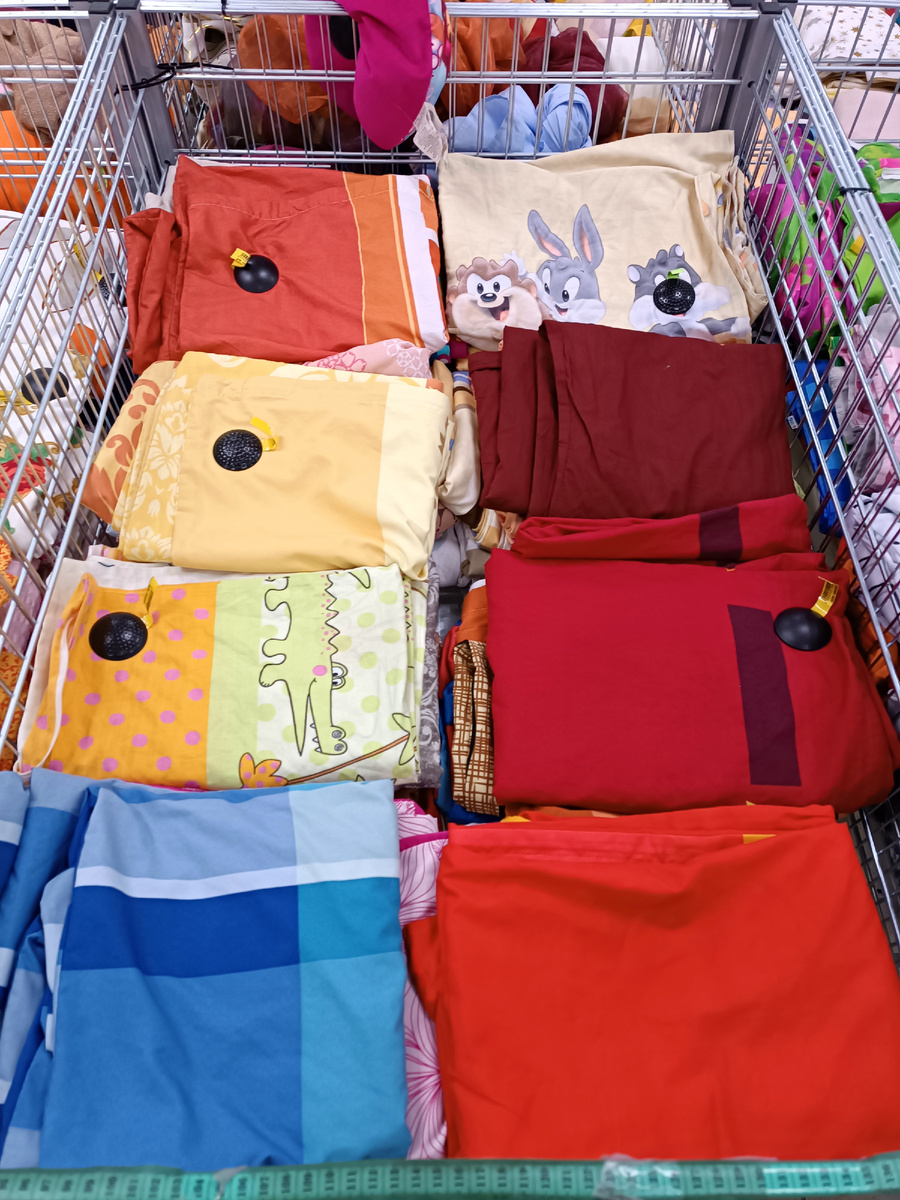 В секонде Вова всё лежит аккуратно 