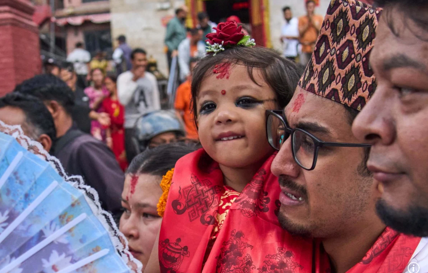 Ну, накрашена.... как богиня, как говорится