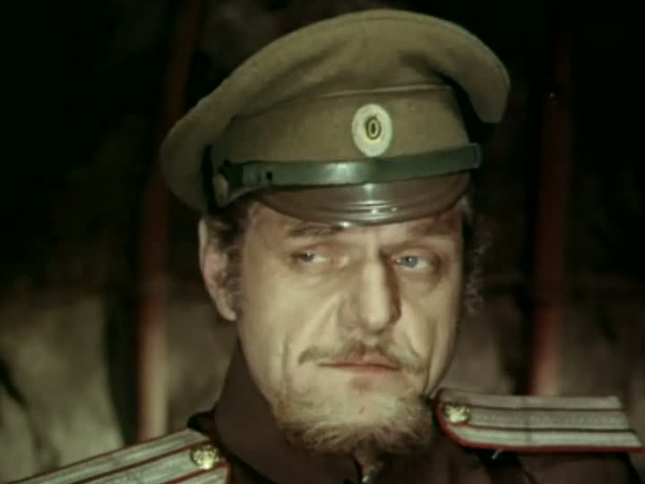 Принято сравнивать актёров с западными, делая своих, как бы, недозвёздами...