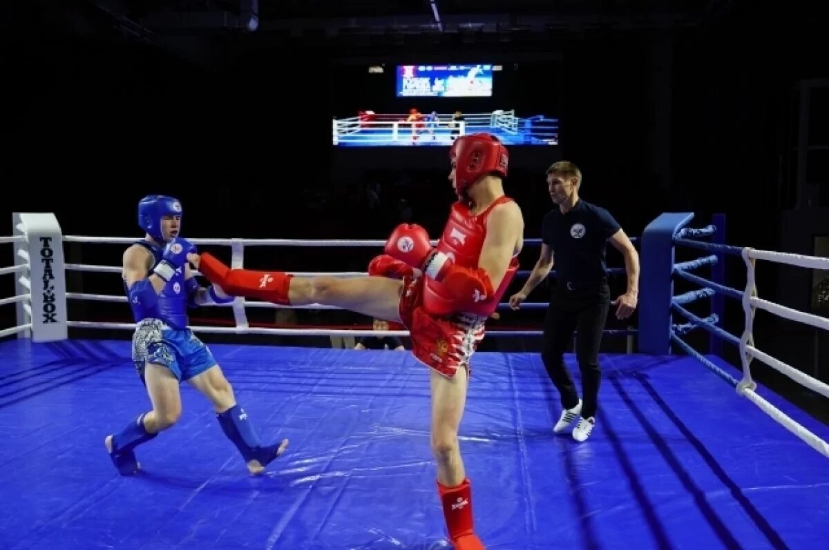    В турнире приняли участие более 100 бойцов.