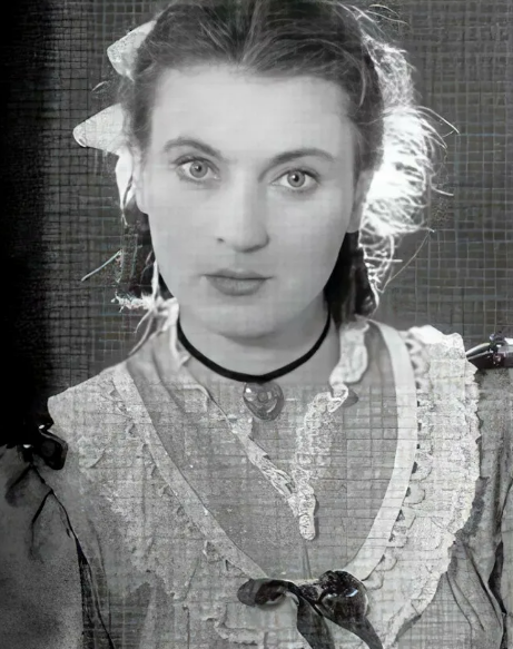 Любовь Соколова в молодости