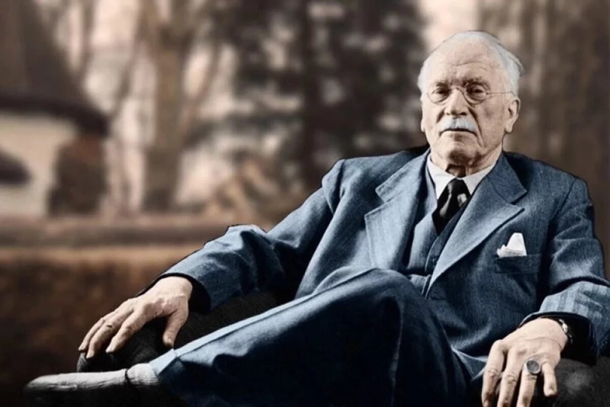    Карл Густав Юнг — швейцарский психолог и психиатр, философ и культуролог, педагог, основоположник аналитической психологии.